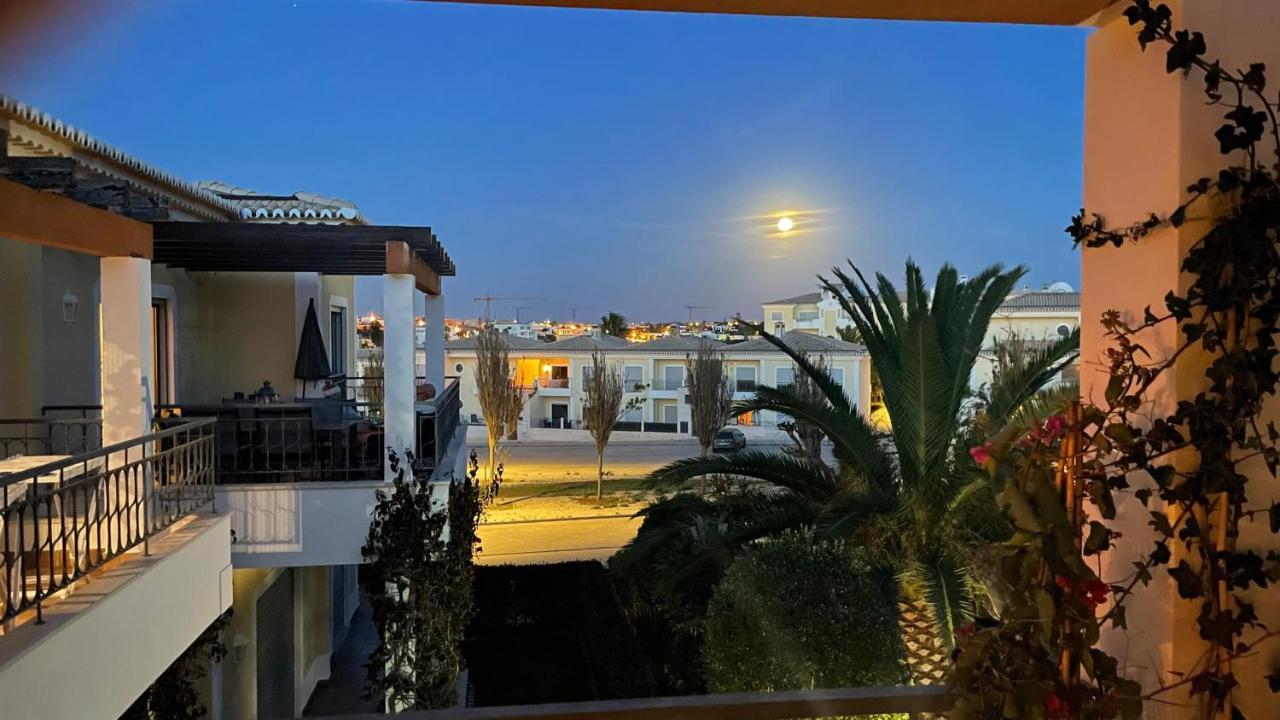 Amazing 2 Bedroom Apartment Near Beach With Pool Lagos Ngoại thất bức ảnh